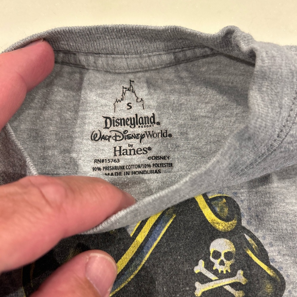 Disney Authentic Gray Pirate Mickey Mouse Kids T-Shirt - Picture 3 of 4